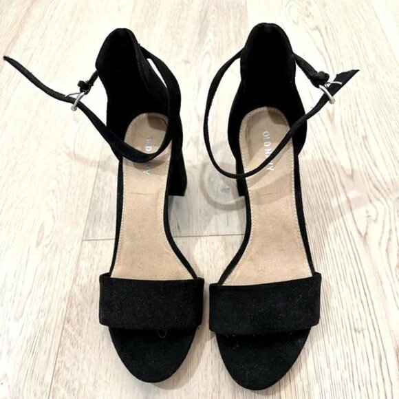 Old Navy Black Women's Sandals - Picture 3 of 5